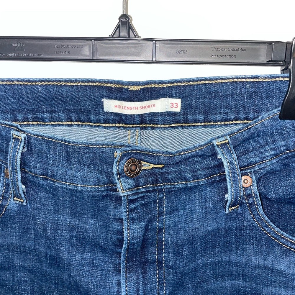 Levi’s mid rise denim shorts - Picture 3 of 4